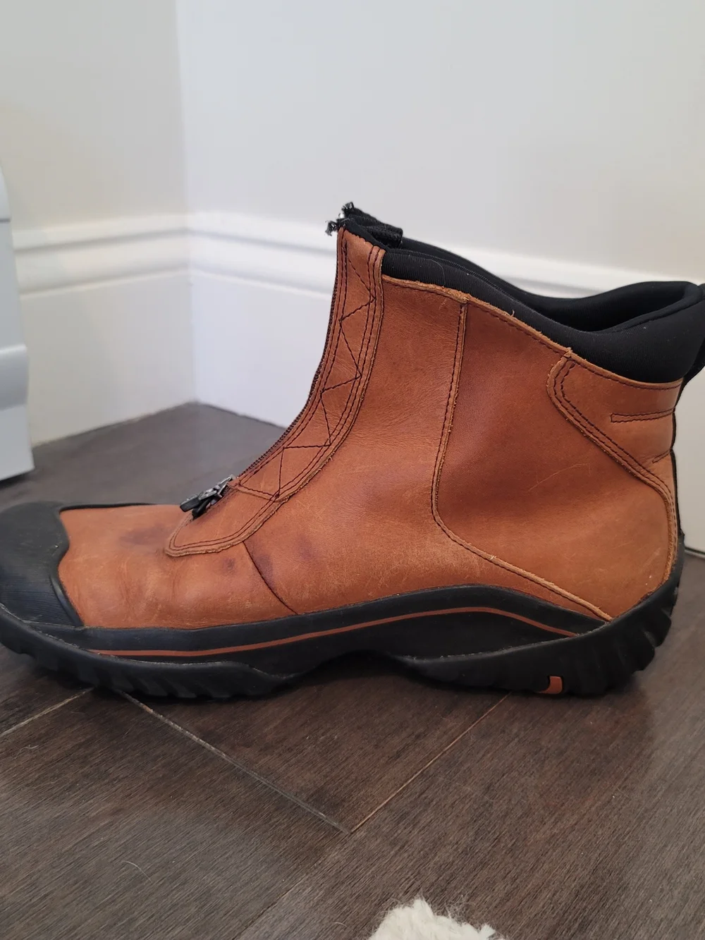 CLARKS Muckers Brown Leather Waterproof Ankle Boots Women's Size 10M
